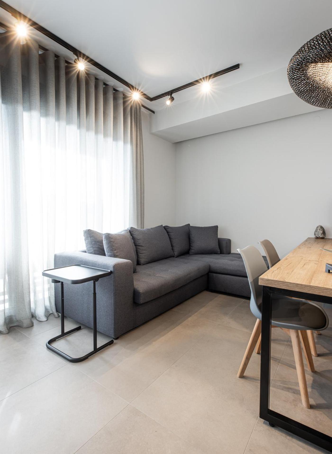 Cozy Apartment In Kalamaria, Thessaloniki Exterior photo